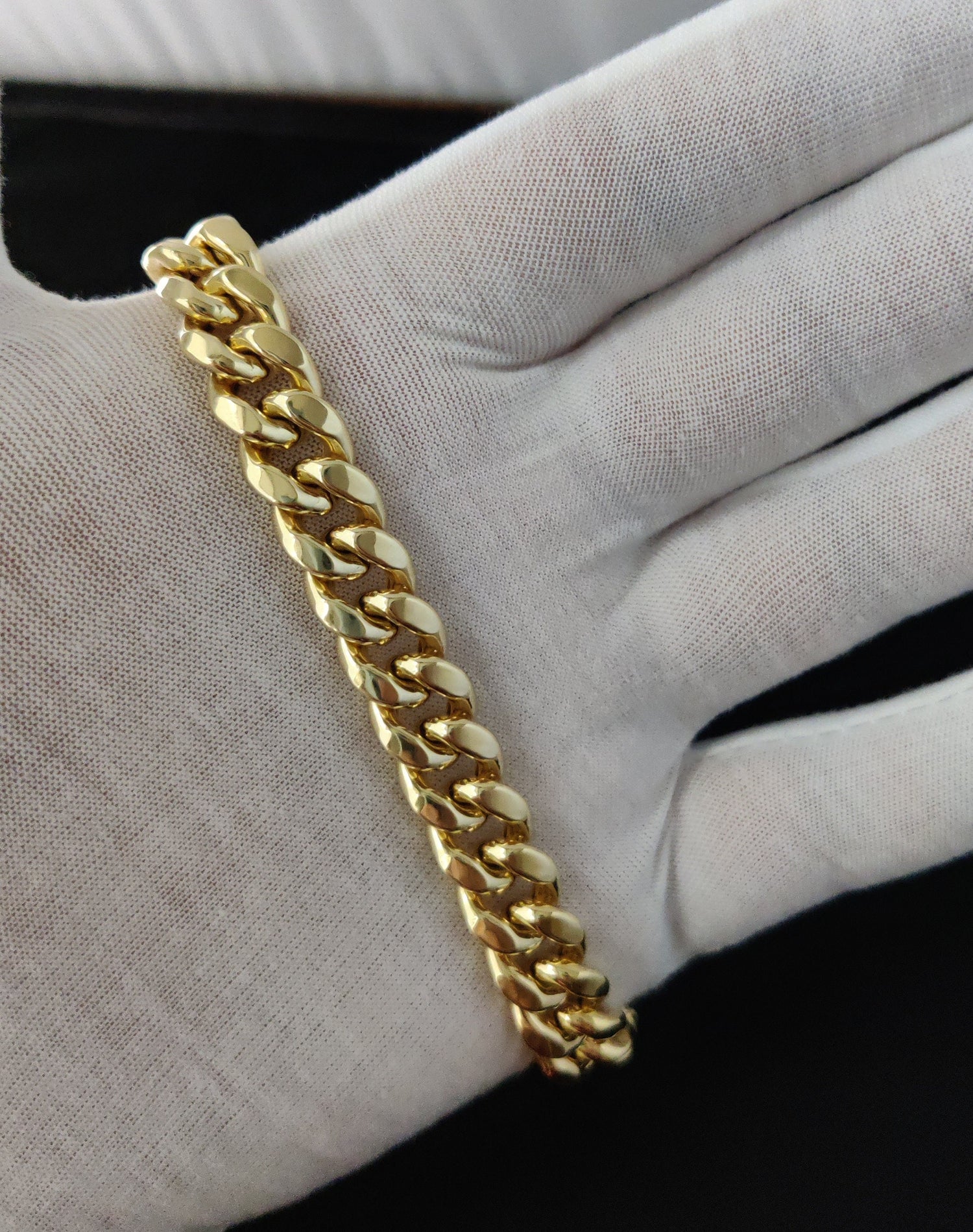 Amazon.com: Nuragold 10k Yellow Gold 7mm Solid Miami Cuban Link Chain  Bracelet, Mens Jewelry Box Clasp 7